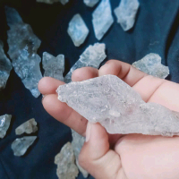 Batu kristal kuarsa putih adalah jenis kuarsa yang memiliki warna putih, bisa bening atau buram. Kua