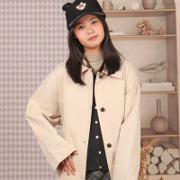 【Kinloch Anderson】金安德森女裝 英倫風襯衫領長版風衣外套(BK1476010 米卡其)