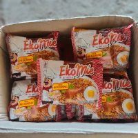 (10pcs) paket henat Mie Instan Intermie dan ekomie Goreng 60gr Food Noodles Pedas