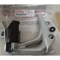 BREKET FOOTSTEP BELAKANG KANAN ASSY KODE PART : 31B-F7440-00 MOTOR : JUPITER Z ROBOT 2010