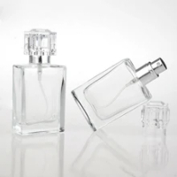 30 Ml Square Bentuk Kaca Botol Parfum dengan Semprot Kosong Transparan Isi Ulang Kaca Pengabut Parfum Botol 30 Ml Promosi