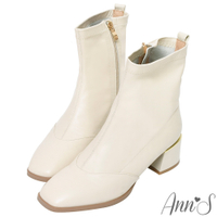 Ann’S純色羊皮真皮電鍍夾心粗跟方頭短靴5cm-米白