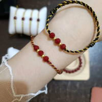 Gelang Manik Kristal Dengan Nuansa Maroon Yang Mewah Dan Kilauan Kristal Yang Memancar Tali Metalik 