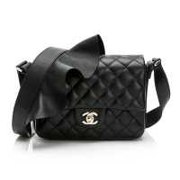 CHANEL香奈兒 Classic Flap bag 菱格紋皮革荷葉邊背帶肩背包(黑色)