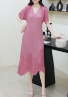 54020 Pleated Fashion Dress With V-Neck Mesh Patchwork Short Sleeve Fish Scale Pleats Simple Curved 