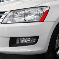 2PCS Car Headlight Reflective Sticker Warning Decals Arrow Sign Tape Stickers For VW Santana Sonata 2013 -2015 Safety Sticker
