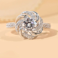 Silver-Plated Floral CZ Diamond Ring, Exquisite And Luxurious 2-Carat Eight-Heart Eight-Arrow Ring, 