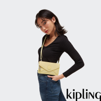 Kipling 粉嫩香蕉奶油色信封型肩背小包-NEW LELIO