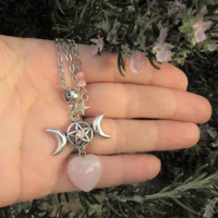 Fashion Wicca Triple Moon Witchcraft Pentagram Necklace Blessed Be Heart and Natural Quartz Crystal Pendant Friends Healing Gift