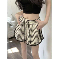 Black and White Striped Sports Shorts for Women, Summer Thin High Waist Slimming Loose Running Short