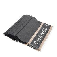 【CHANEL 香奈兒】新款大雙C LOGO簡約灰色大款羊毛圍巾/披肩