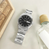 【SEIKO 精工】日本國內版 簡約時尚 藍寶石水晶玻璃 星期日期 防水100米 不鏽鋼手錶 黑色 37mm(SBTH011)