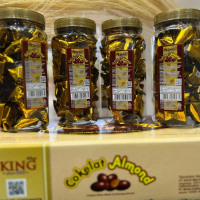 COKELAT ALMOND 1 DUS isi 4 toples banyaknya cokelat 160 pcs Chocolate Hitam Manis