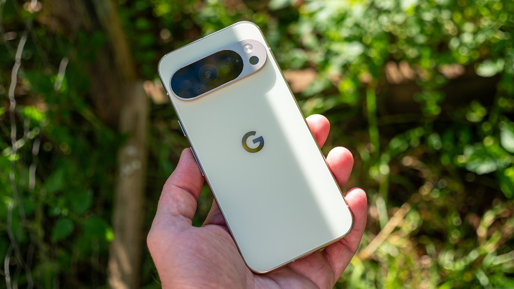 Pixel 10 が米国で eSIM 専用に、予想外の物理 SIM 回避策と Google