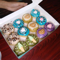 DONAT HIAS untuk kado, hampers dan ultah bisa request nama by DINS DESSERT