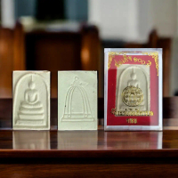 [COD]  A whole box of 100 pieces  Phra Somdet 100 years amulet, amulet  with powder , giving away gi