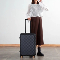 【ACE BAGS＆LUGGAGE】25吋 Ours HaNT針對女性設計的斜紋中型行李箱(多色可選 06753)