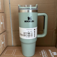 สหรัฐอเมริกานำเข้า STANLEY Stanley Thermos Cup 304สแตนเลสฟางถ้วยแบบพกพากลางแจ้งรถกีฬาถ้วย30Oz