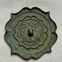 Bronze Crafts: Han Dynasty Green Rust Bronze Mirror 1571 with Thick and Thick Coating