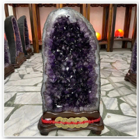 【千奇國際精品】頂級巴西紫水晶洞 ESPa+☆20.15kg(共生瑪瑙邊 鈦晶邊 紅幽靈 骨幹水晶 正偏財 健康 貴人)