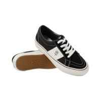 SEPATU SNEAKER LOKAL BRAND CASUAL SIMPLE PRIA HITAM ORIGINAL MATERNAL DISASTER | INVERNI BLACK WHITE
