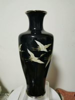 日本名家黑釉純銀胎掐絲包邊帶款仙鶴文尾張七寶燒花瓶