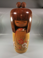日本 木刻名家晃常作 木芥子 木頭娃娃，身上櫻花畫篇，卡哇伊