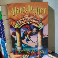 HARRY POTTER AND THE SORCERERS STONE