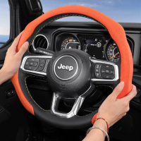 ปลอกพวงมาลัยกำมะหยี่บางสำหรับ Jeep จี๊ป — ดีไซน์ชิ้นเดียว กันลื่น ดูดซับเหงื่อ ติดตั้งแบบคลิป รองรับ