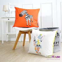 IN-HOUSE 繽紛系列抱枕-斑馬與長頸鹿(橘-50x50cm)