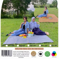 Karpet Lipat Tikar Lantai Outdoor Bahan Spunbond Embos Camping Alas Multifungsi Kain Halus Alas Dudu
