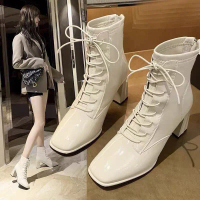 Giày bốt nữ cổ lửng da bóng buộc dây cap cấp, bốt nữ đế cao 7cm gót vuông 2 màu đen và kem Shoes Boo