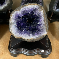 天然 烏拉圭🇺🇾5A財寶袋圓洞型 紫晶洞 紫水晶洞 🔮 聚寶盆 晶洞 可搭 貔貅 鹽燈 編號: 250