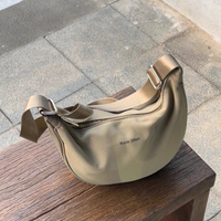 女生包包小包胸包女單肩包 Messenger Bag Woman Sling Bag Women Korean Style 饺子包 Dumpling Shoulder Bag Shoulder Bag