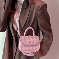 【網美必備】ins菱格紋手提包(粉紅色 韓系 學生 禮物 女用 側背包 單肩包 手機包 小方包 隨身小包包)
