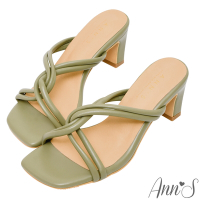(季末換季出清)Ann’S視覺瘦身X曲線-扁粗跟方頭涼拖鞋7cm-綠(版型偏小)