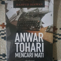 Novel Anwar Tohari Mencari Mati