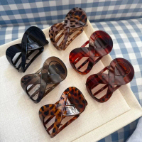 Vintage Leopard Print Hair Claw Clips for Women, Simple Elegant Hair Clips, Shark Clips for the Back