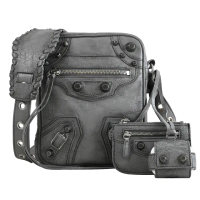 【Balenciaga 巴黎世家】Le Cagole 經典鉚釘小羊皮附耳機套零錢包三合一斜背包(黑)
