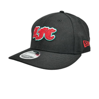 New Era 9Fifty Monogram หมวกแก๊ปผู้ใหญ่ สีดำ