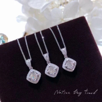 woman Fashion jewelry AU750 18K white gold necklace natural Diamonds Pendant