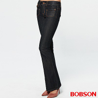 【BOBSON】女款低腰貼口袋中喇叭牛仔褲(黑87)
