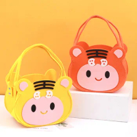 Cute Cartoon Tiger Shaped Felt Bag Holiday Party Candy Gift Handbag Thickened Storage Bag Size 22x17x13.5CM