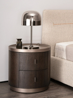 現代輕奢高級感圓形床頭櫃菸熏實木北歐儲物櫃床邊櫃臥室櫃設計師