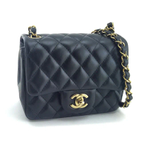 【CHANEL 香奈兒】黑色菱格紋羊皮金鍊斜背Mini CoCo方胖子包(展示品)