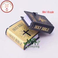 4 * 3.5* 1.3cm 1/12 sca Mini English Holy Edition Bible Book Dollhouse Miniature Stage Decoration Dolls Accessories 2style Cover