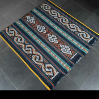 Kain tenun ikat blanket etnik kombinasi lombok