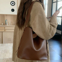 Beg Komuter Berkapasiti Besar, Gaya Retro, Trend Baharu 2025, Beg Baldi Korea, Beg Utusan Bahu Serba