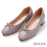DIANA 5 cm質感羊皮蝴蝶結飾方圓鞋楦粗低跟鞋-漫步雲端焦糖美人-羅蘭紫