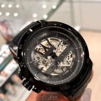 MASERATI46mm圓形黑精鋼錶殼機械鏤空錶盤真皮皮革深黑色錶帶款R8821119006